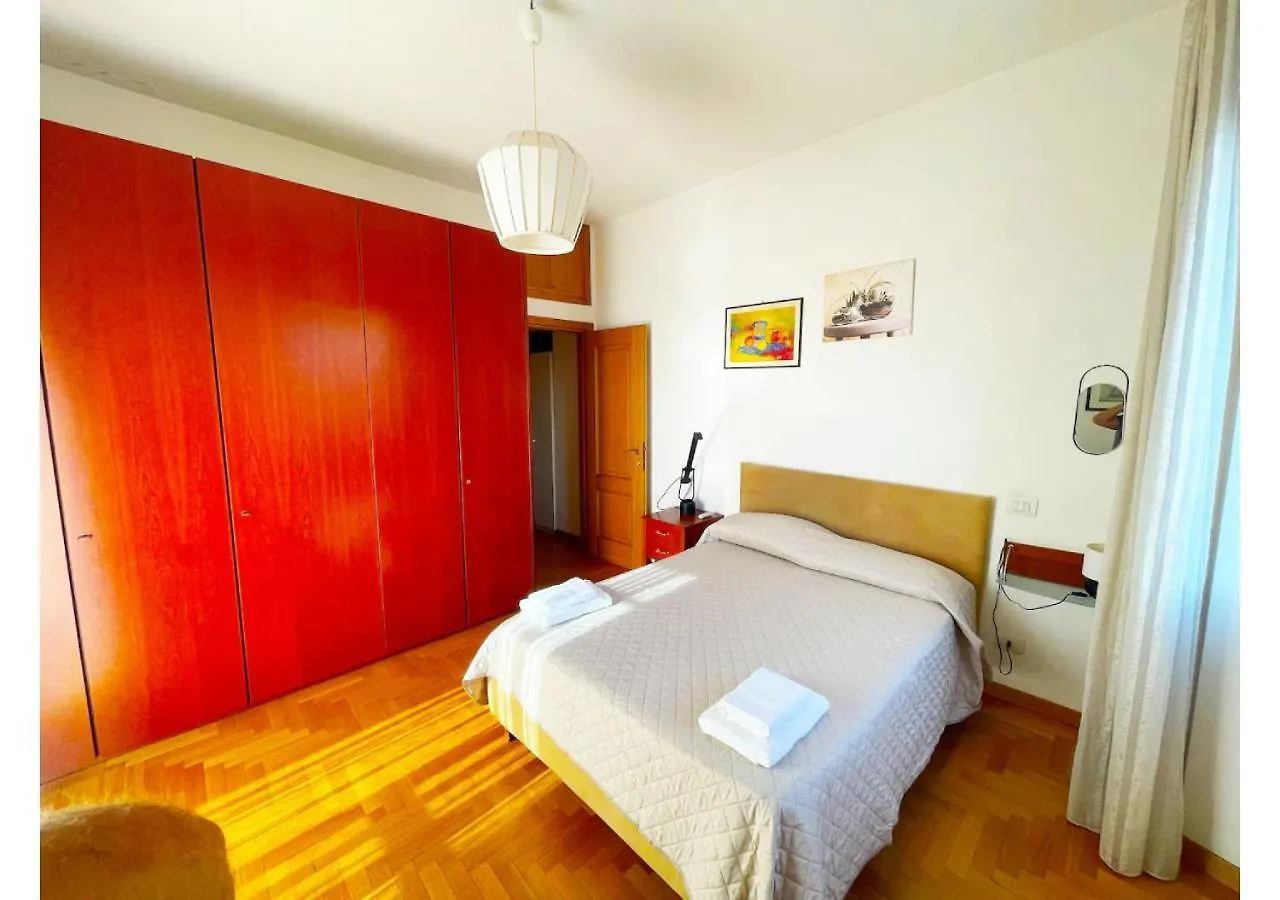 Cozy Casetta - Bright And Near Metro C Рим