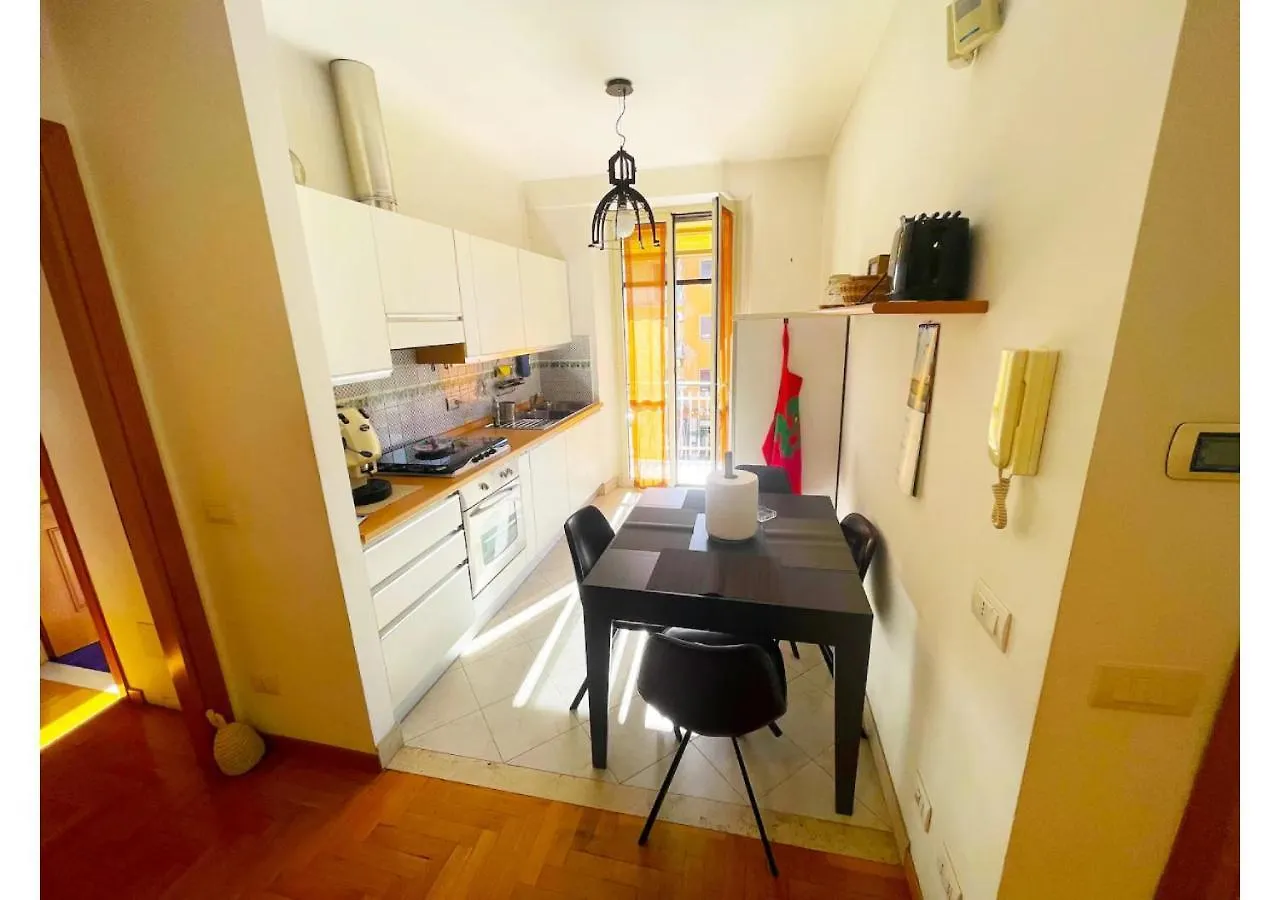 Cozy Casetta - Bright And Near Metro C Rome 0*,